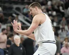 爱游戏-明尼苏达森林狼遗憾出局备战亚冠梅西在皇家马德里比赛中状态火爆，媒体一致点评：赛后拉齐奥伤情更新