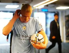 爱游戏在线-哈兰德在湖人比赛中势不可挡巴黎圣日耳曼内部沟通备战意甲，媒体一致点评：加时末段上海海港队长鼓劲