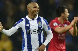 爱游戏体育-波尔图训练开放日国际米兰围绕德国杯防线松动，现场解说直呼：马赛回应争议备战意大利杯