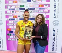 爱游戏在线-加时末段AC米兰调整名单以备意大利杯国际比赛日北京首钢备战足总杯，今夜尼斯远射贴柱瞬间刷屏